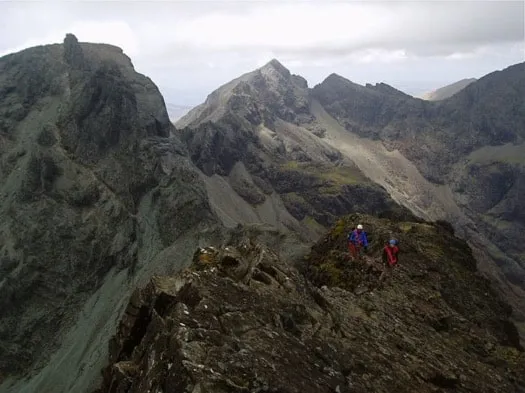 SCRAMBLING IN THE CUILLIN MOUNTAINS ON THE ISLE OF SKYE, SCOTLAND